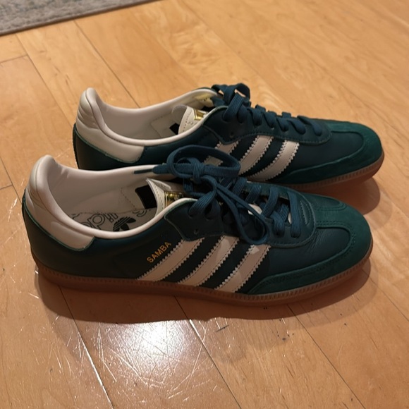 Green adidas samba Women’s 9- like new worn once! - Picture 2 of 4